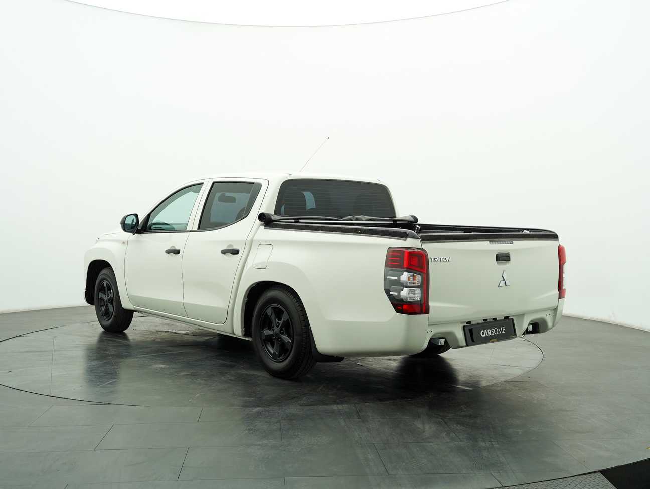 used 2022 Mitsubishi Triton Quest Dual Cab 4X2 2.5