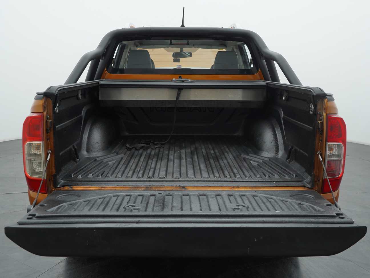 terpakai 2018 Nissan Navara NP300 VL Dual Cab 2.5