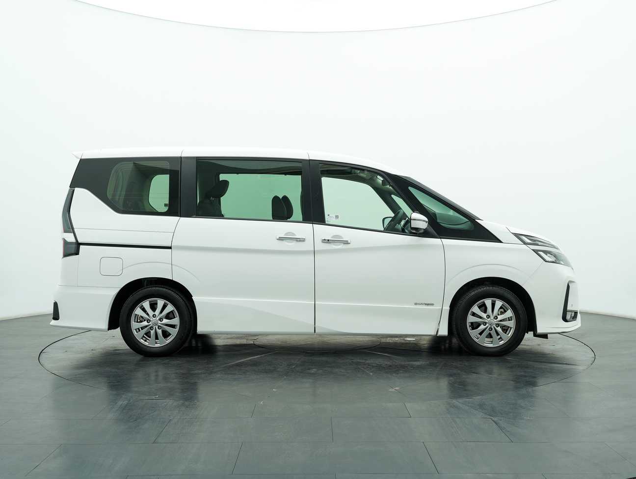 used 2022 Nissan Serena S-Hybrid High-Way Star 2.0
