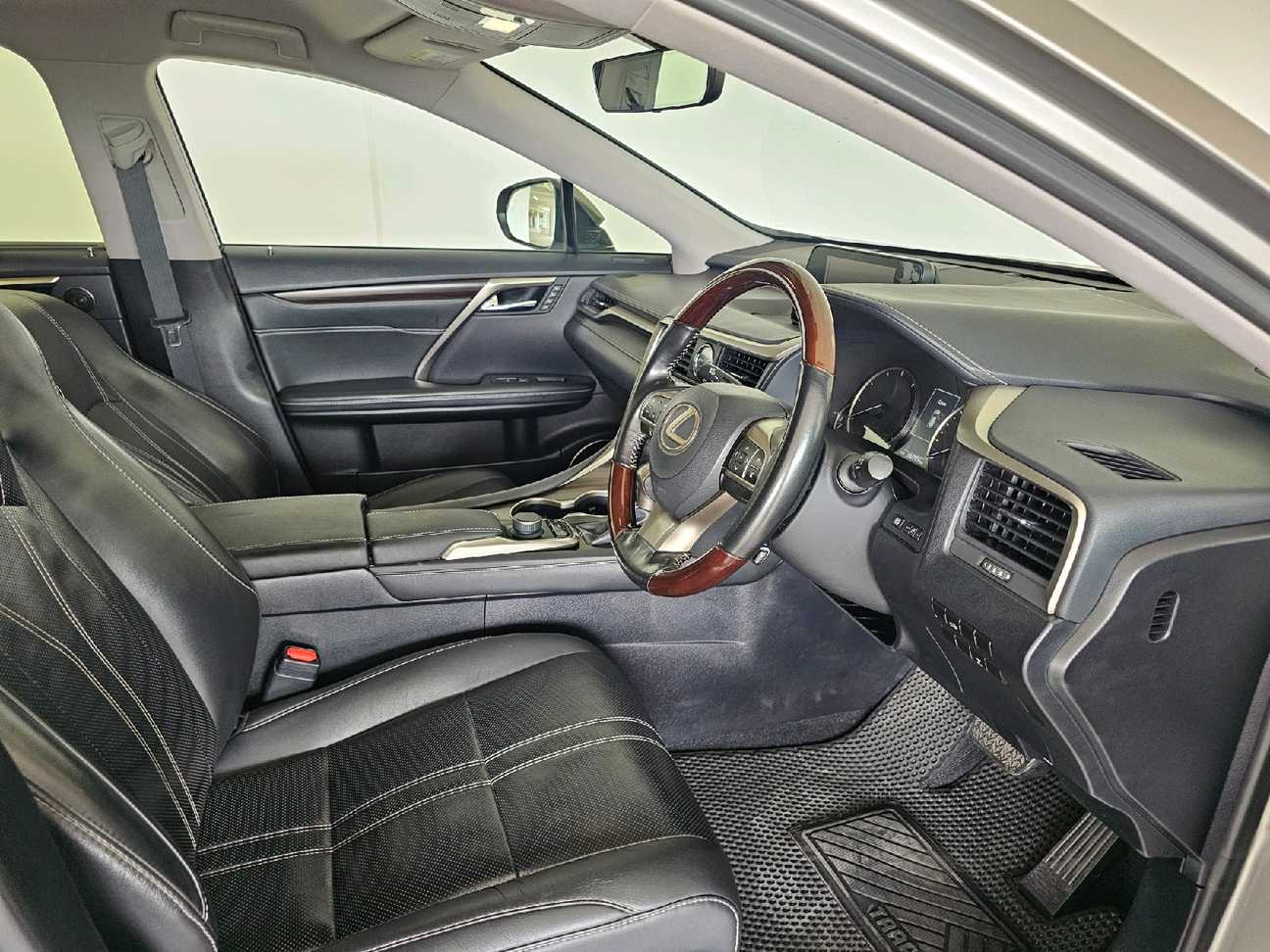 terpakai 2018 Lexus RX 300 Premium 2.0