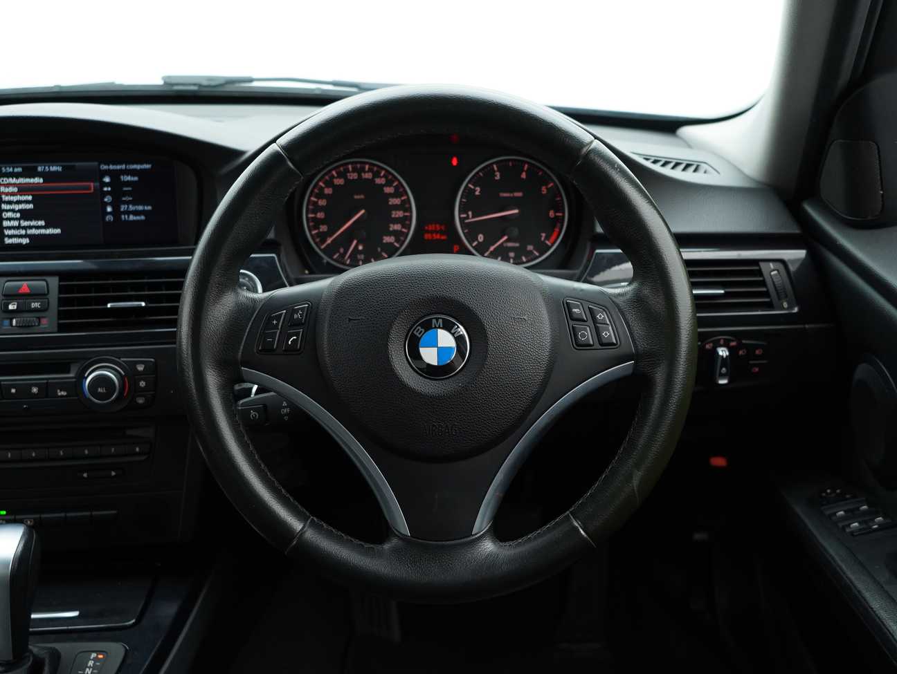 used 2011 BMW 320i  2.0