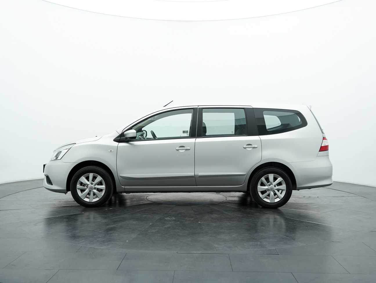 terpakai 2018 Nissan Grand Livina Comfort 1.6