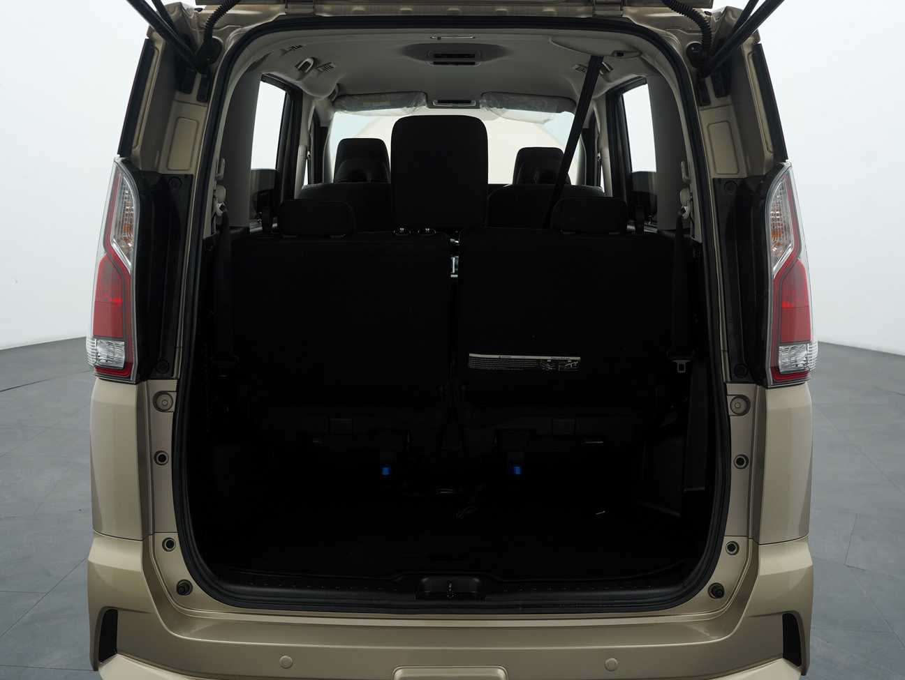 used 2019 Nissan Serena S-Hybrid High-Way Star 2.0
