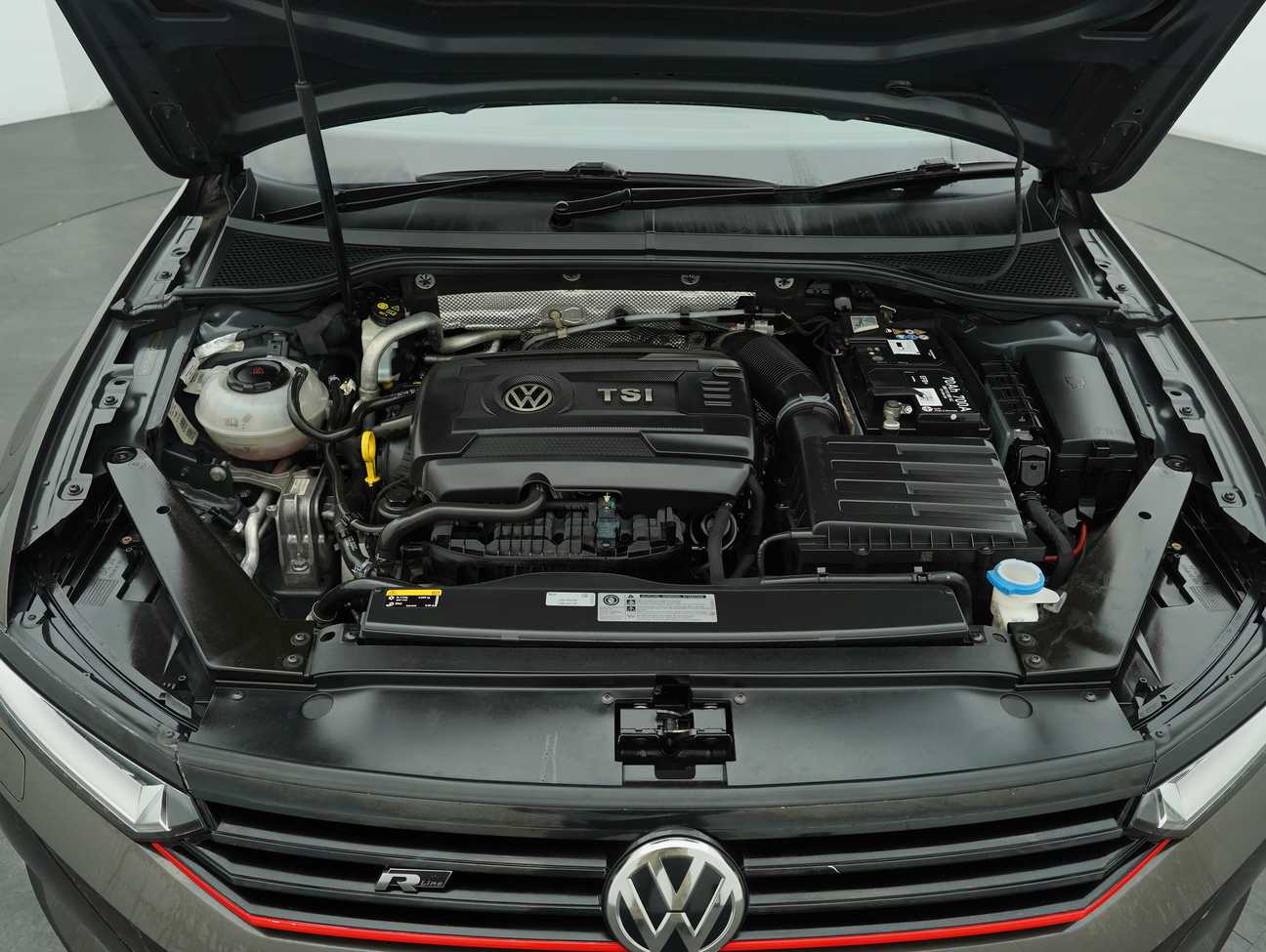 terpakai 2018 Volkswagen Passat TSI Highline 2.0