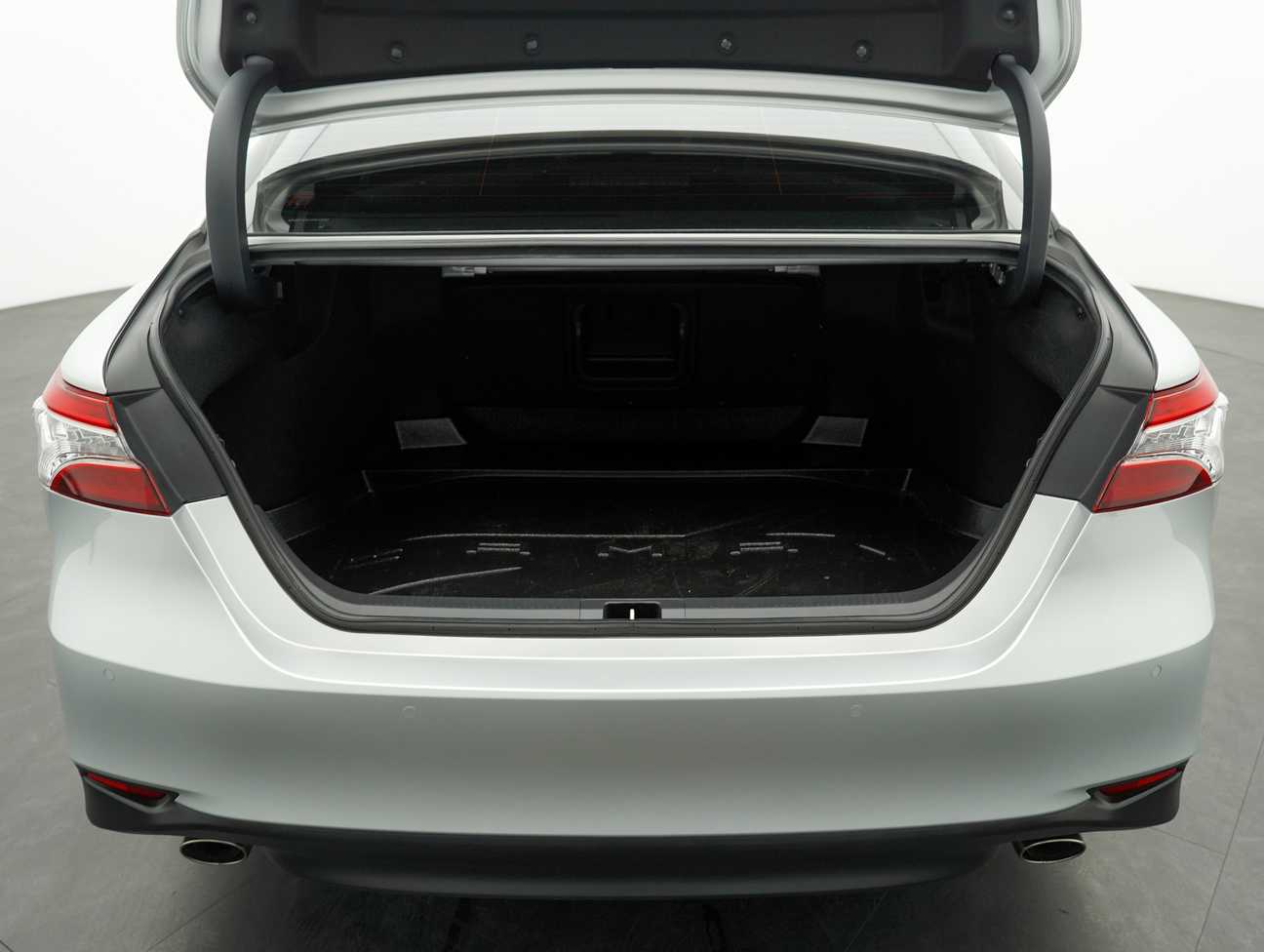 used 2020 Toyota Camry V 2.5