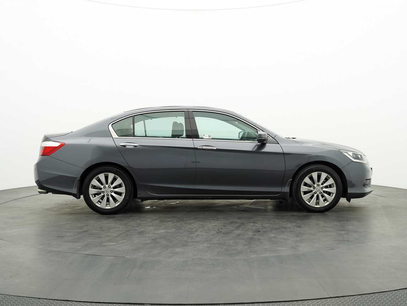 terpakai 2016 Honda Accord i-VTEC VTi-L 2.0