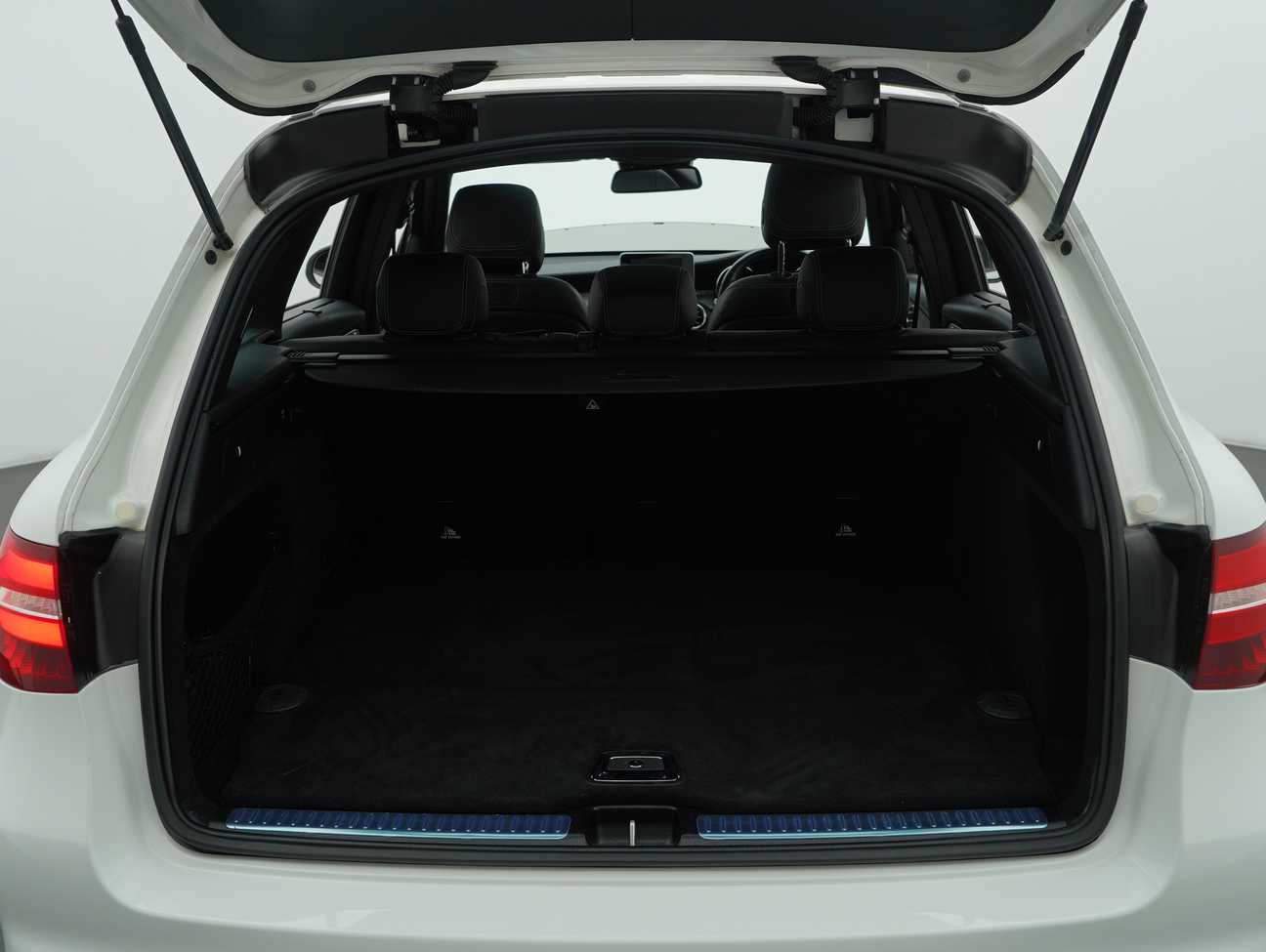 used 2018 Mercedes-Benz GLC250 4MATIC AMG Line 2.0