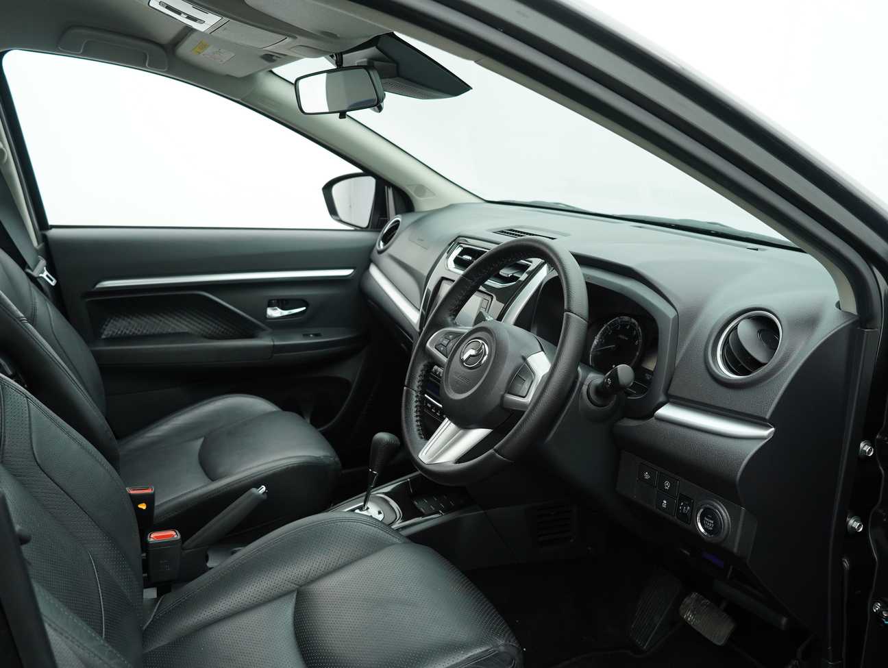 terpakai 2023 Perodua Aruz AV 1.5