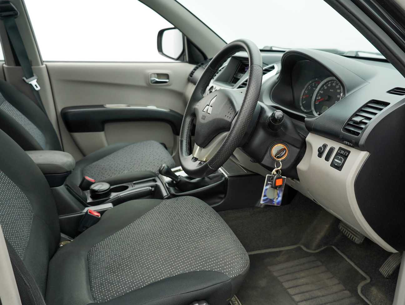 used 2013 Mitsubishi TRITON L200 4WD DOUBLE CAB 2.5