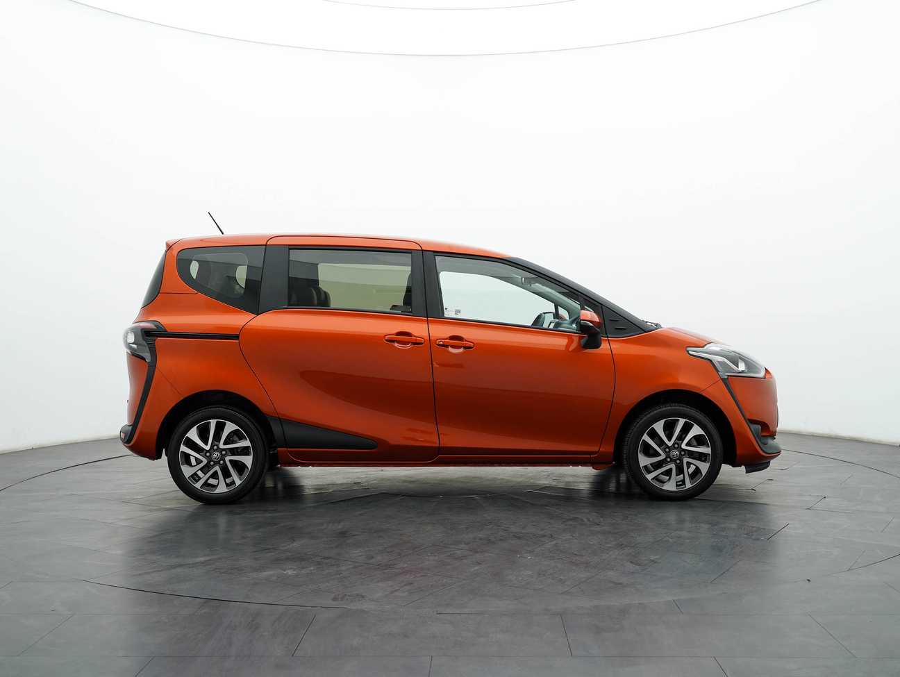 used 2018 Toyota Sienta V 1.5