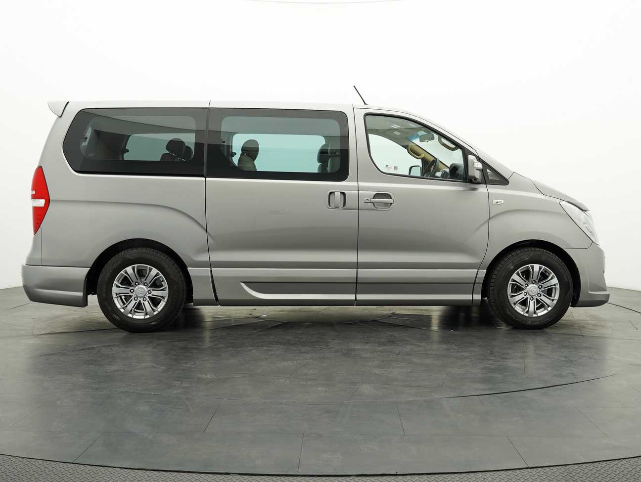 used 2015 Hyundai Grand Starex Royale GLS 2.5