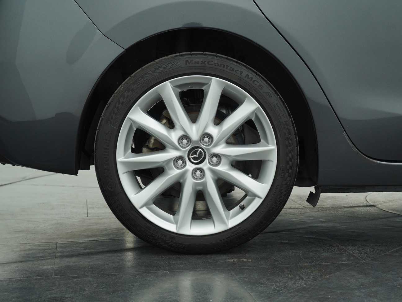 terpakai 2018 Mazda 3 SKYACTIV-G High 2.0