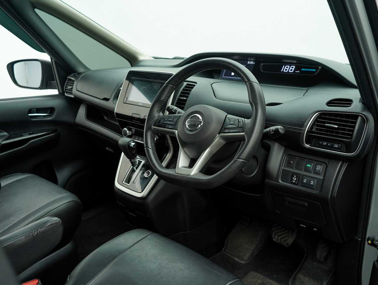 used 2018 Nissan Serena S-Hybrid High-Way Star 2.0