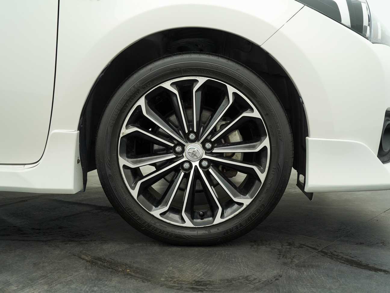 used 2016 Toyota Corolla Altis V 2.0