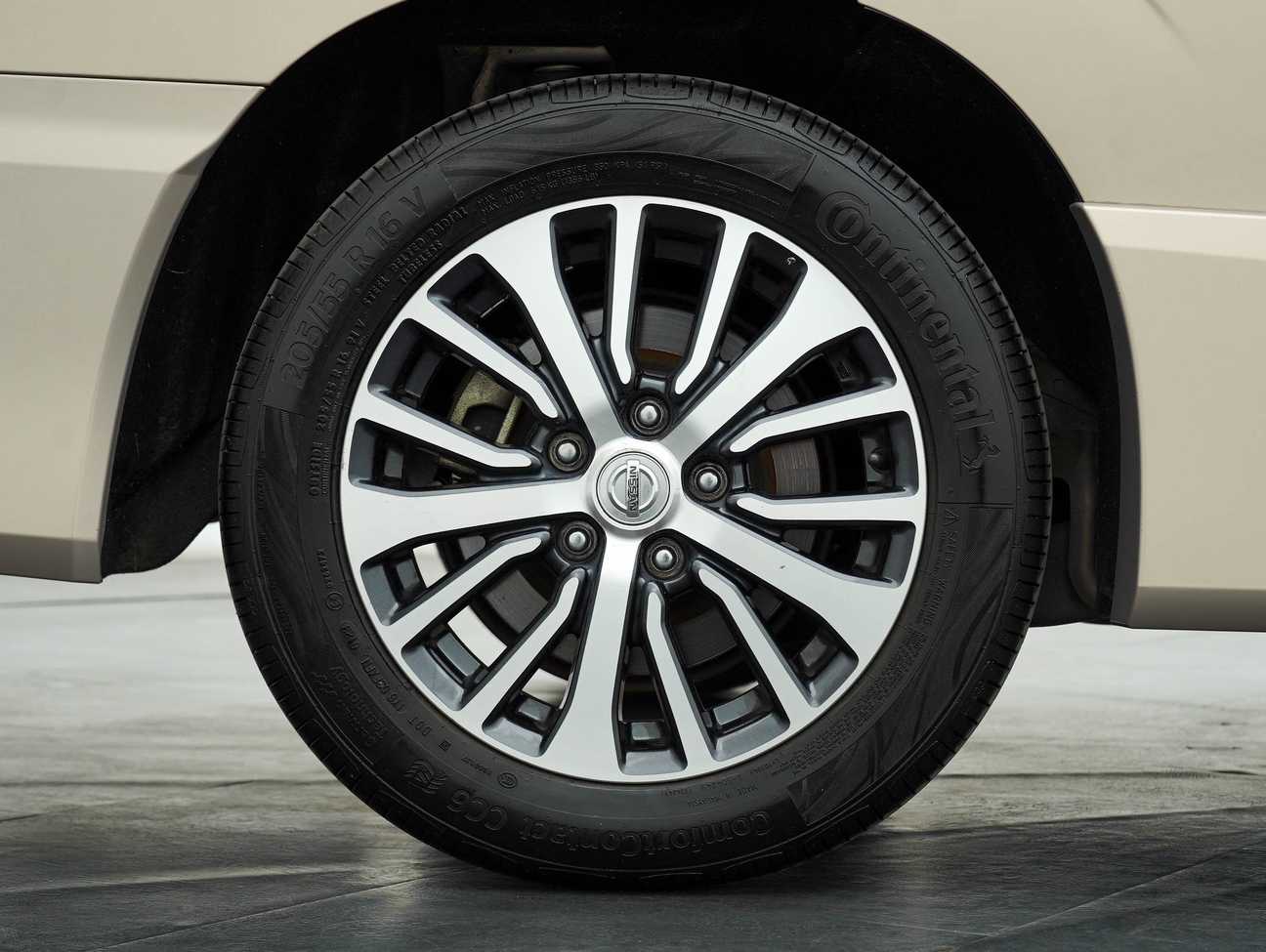 terpakai 2018 Nissan Serena S-Hybrid High-Way Star Premium 2.0