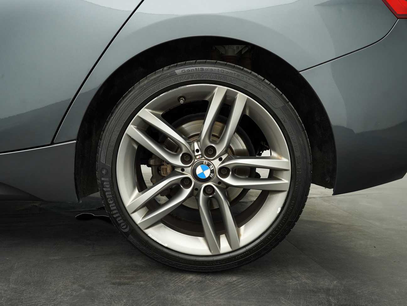 terpakai 2015 BMW 1 20I M SPORT 1.6