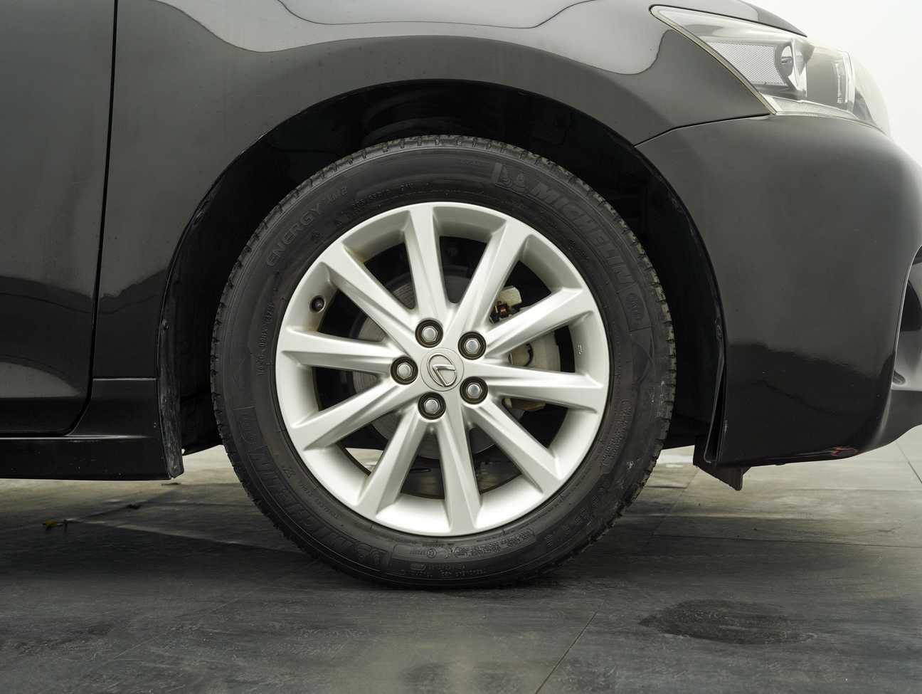 used 2013 Lexus CT 200h  1.8