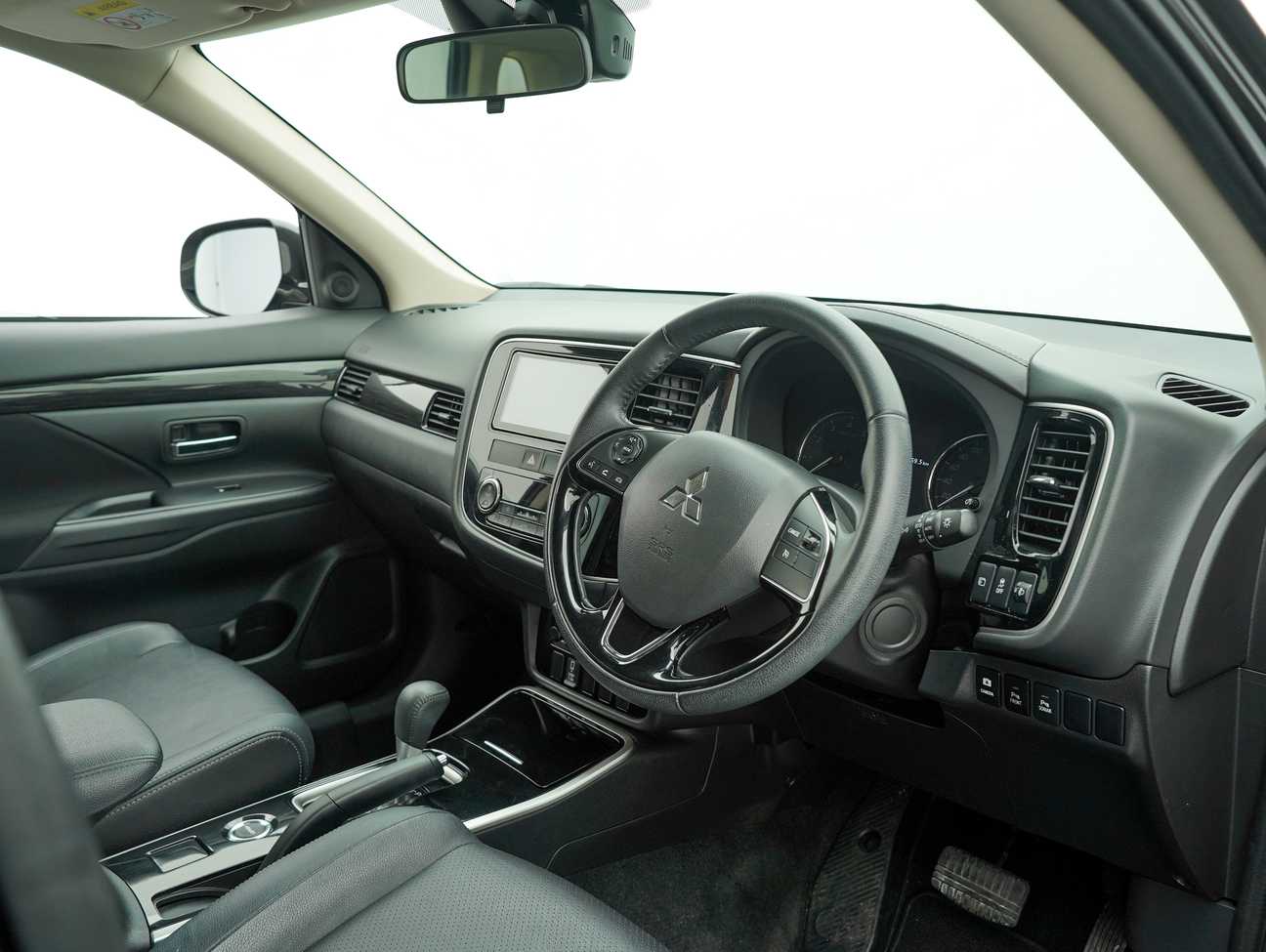 terpakai 2018 Mitsubishi Outlander  2.0