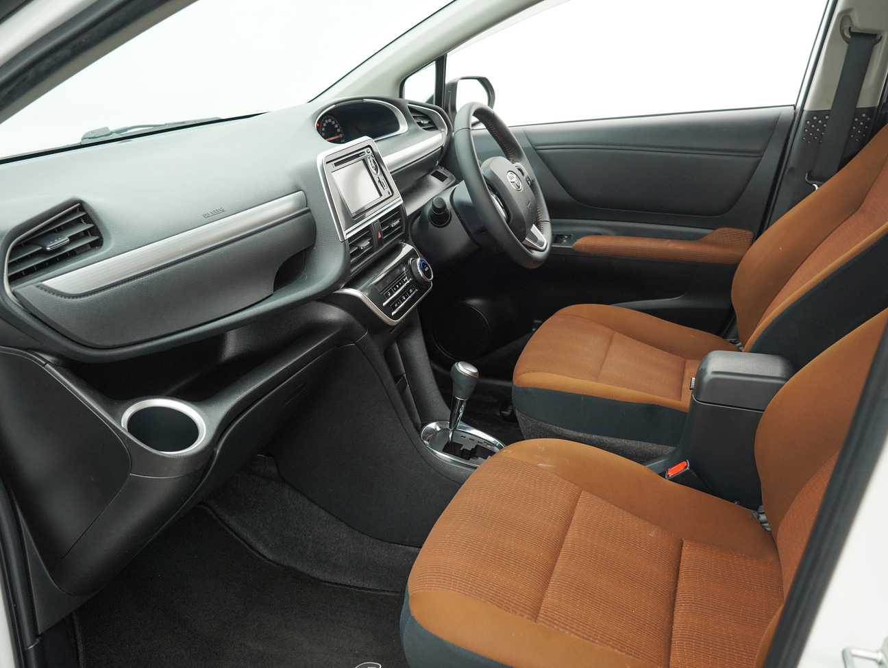 used 2017 Toyota Sienta V 1.5