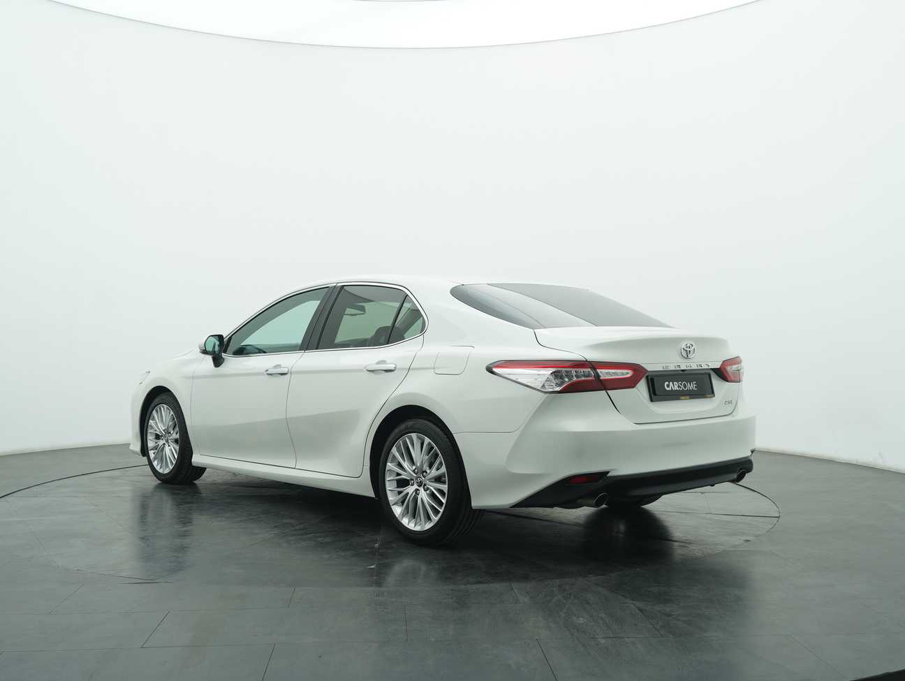 used 2018 Toyota Camry V 2.5