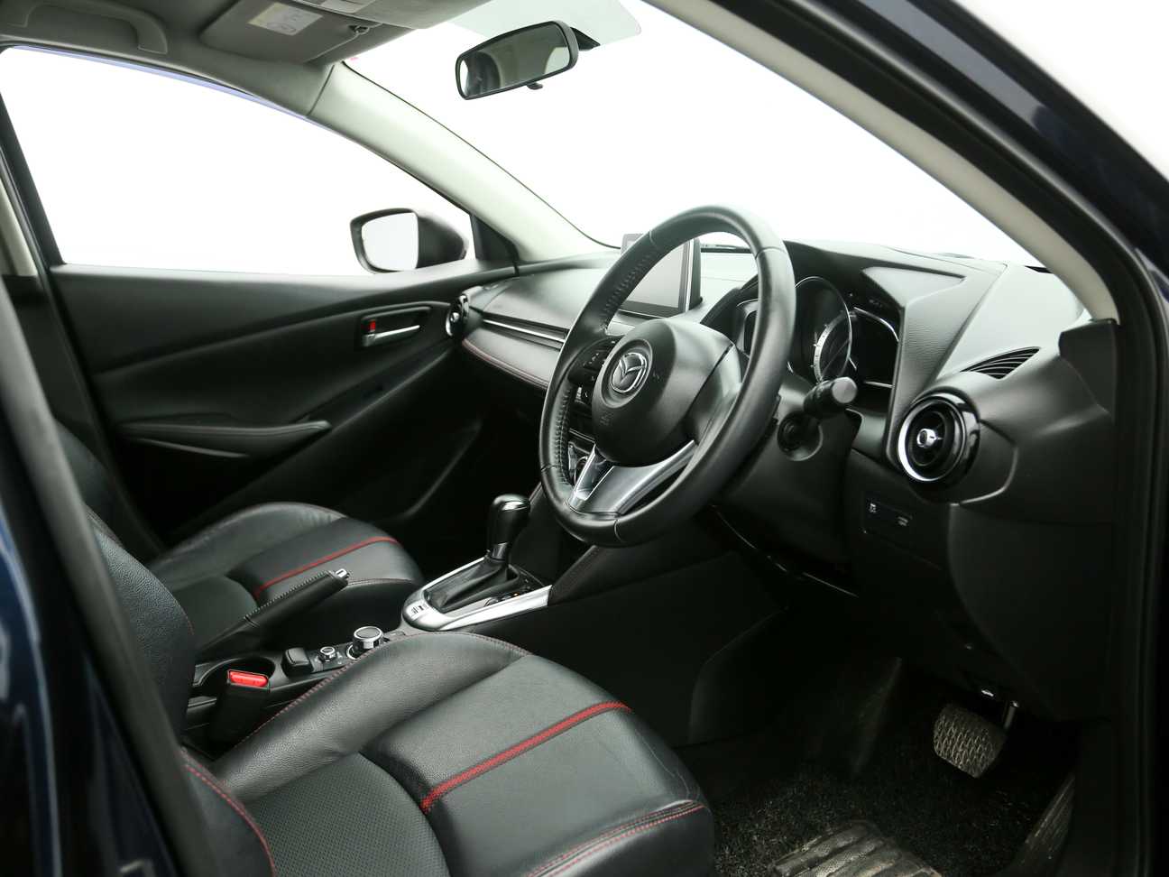 terpakai 2017 Mazda 2 HATCHBACK SKYACTIV 1.5