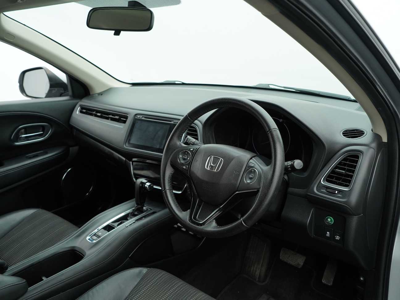 used 2017 Honda HR-V V 1.8