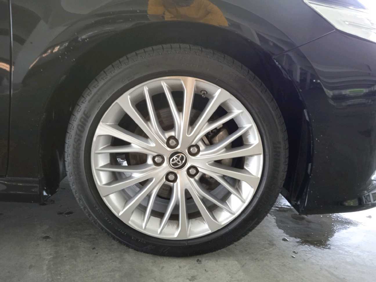 used 2019 Toyota Camry V 2.5