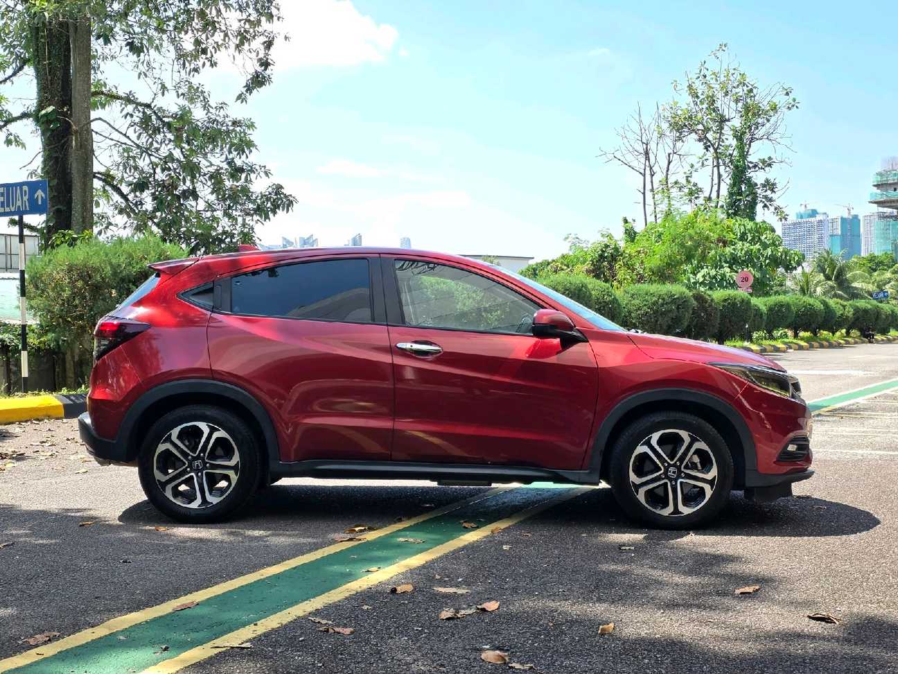 terpakai 2021 Honda HR-V V 1.8
