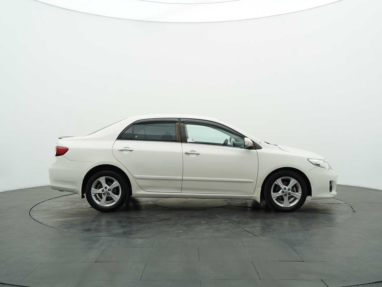 used 2013 Toyota Corolla Altis G 1.8