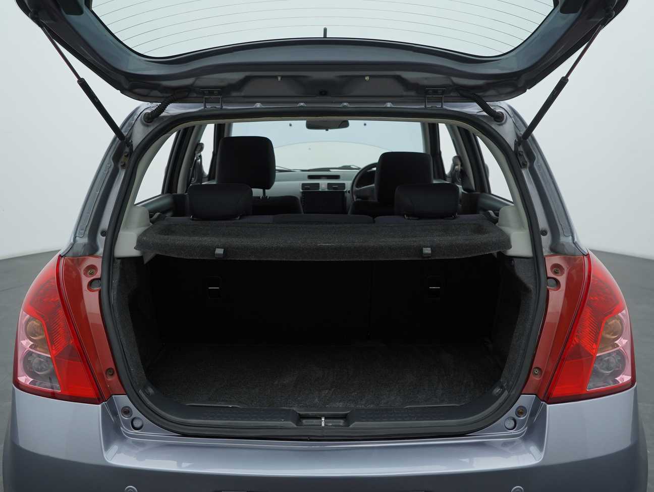 terpakai 2012 Suzuki Swift GX 1.5