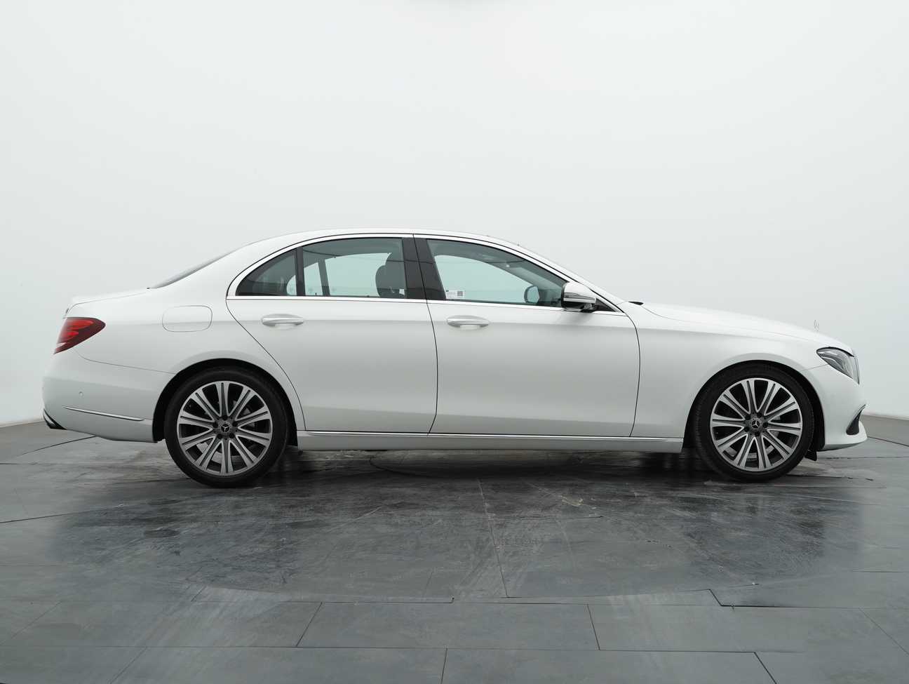 used 2019 Mercedes-Benz E300 Exclusive Line 2.0