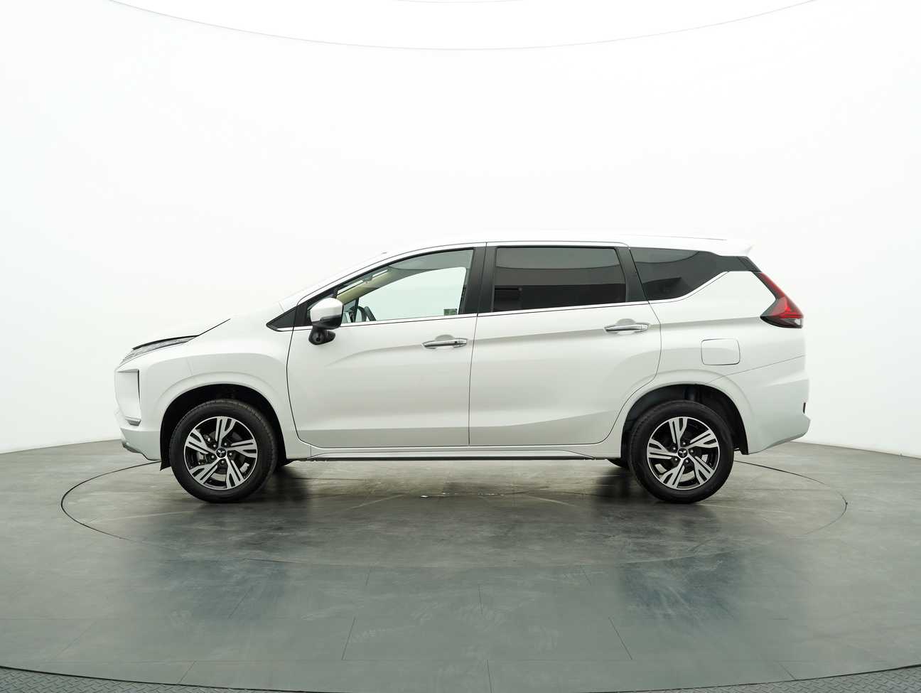 used 2023 Mitsubishi Xpander  1.5