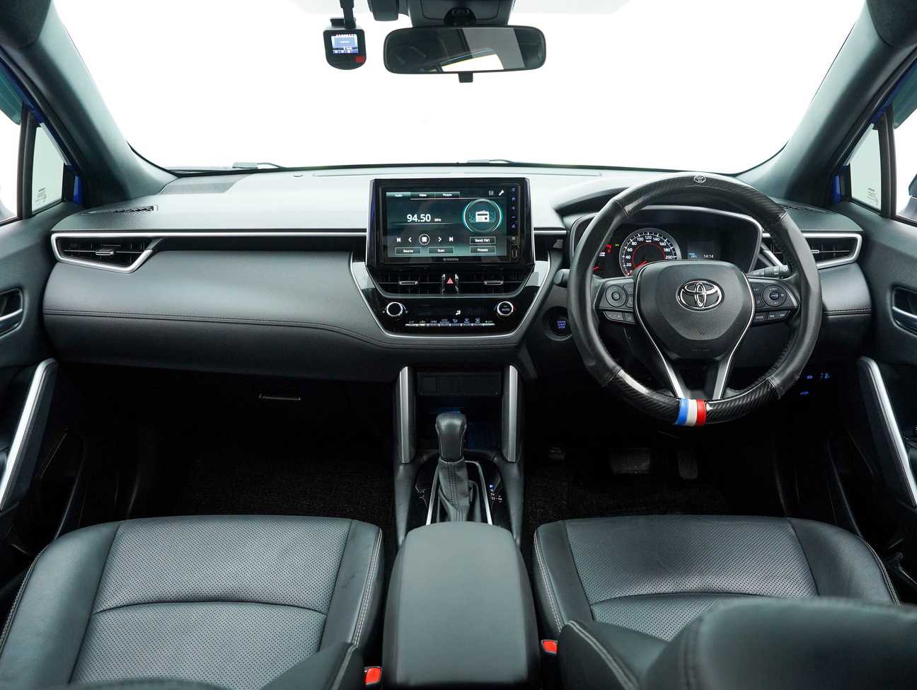 used 2023 Toyota Corolla Cross V 1.8