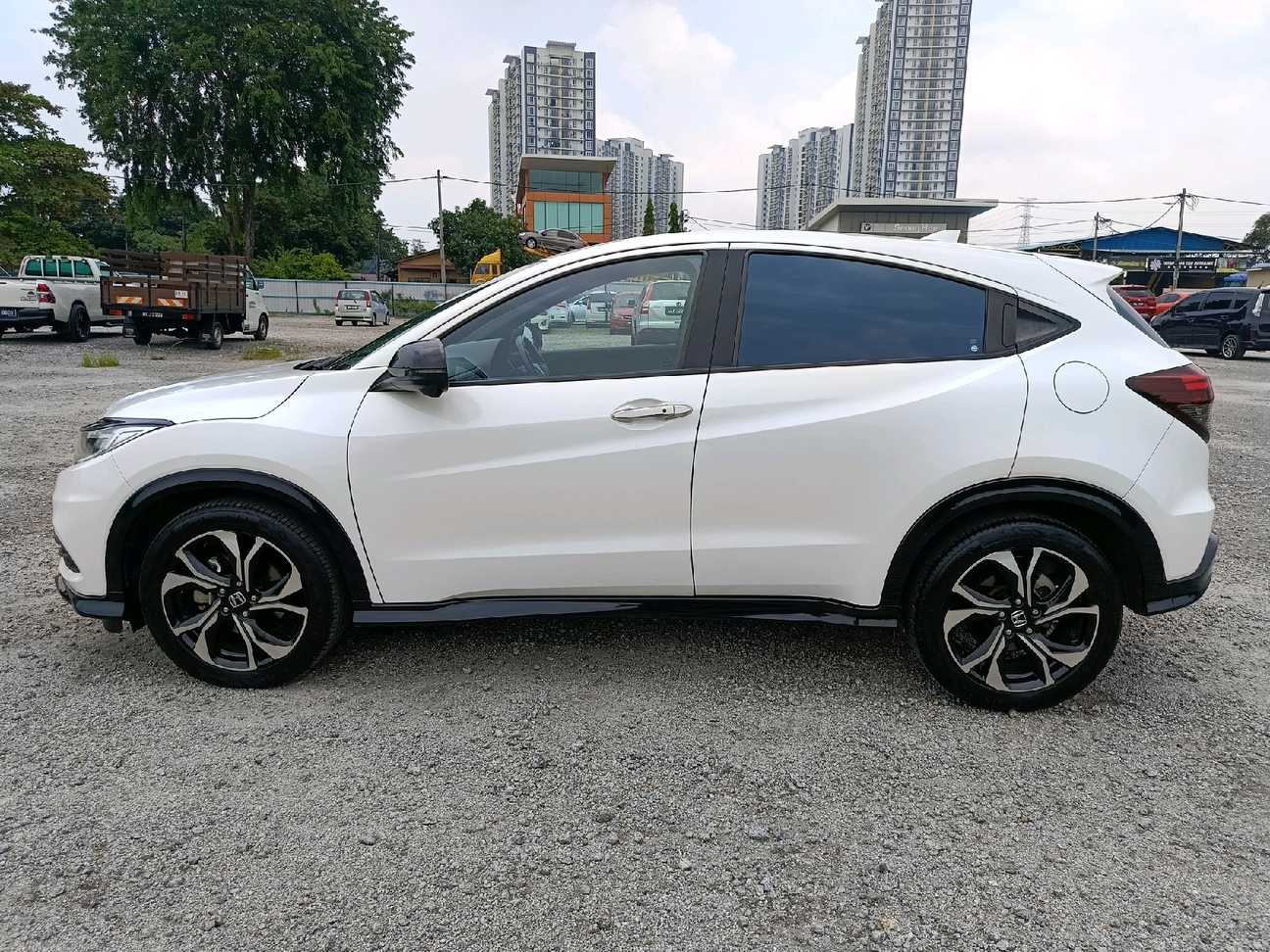 terpakai 2020 Honda HR-V RS 1.8
