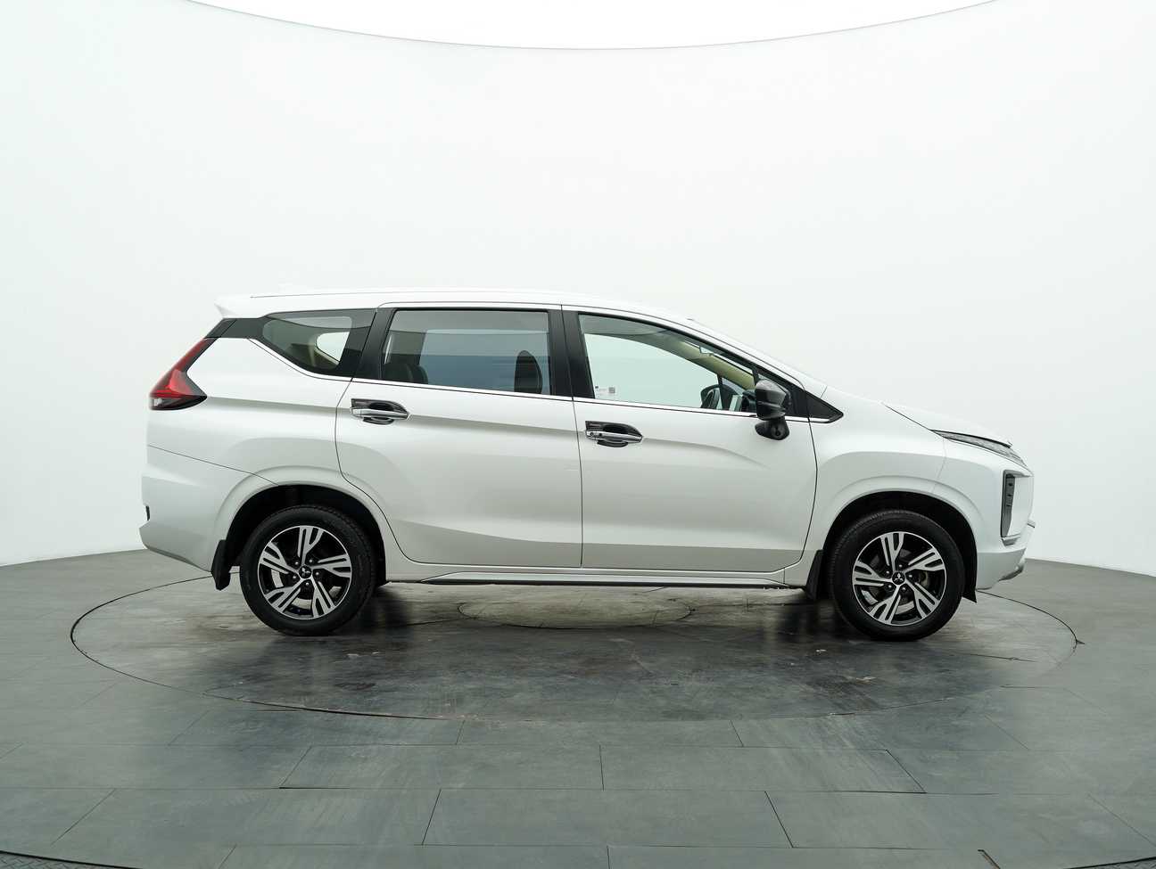 terpakai 2021 Mitsubishi Xpander  1.5