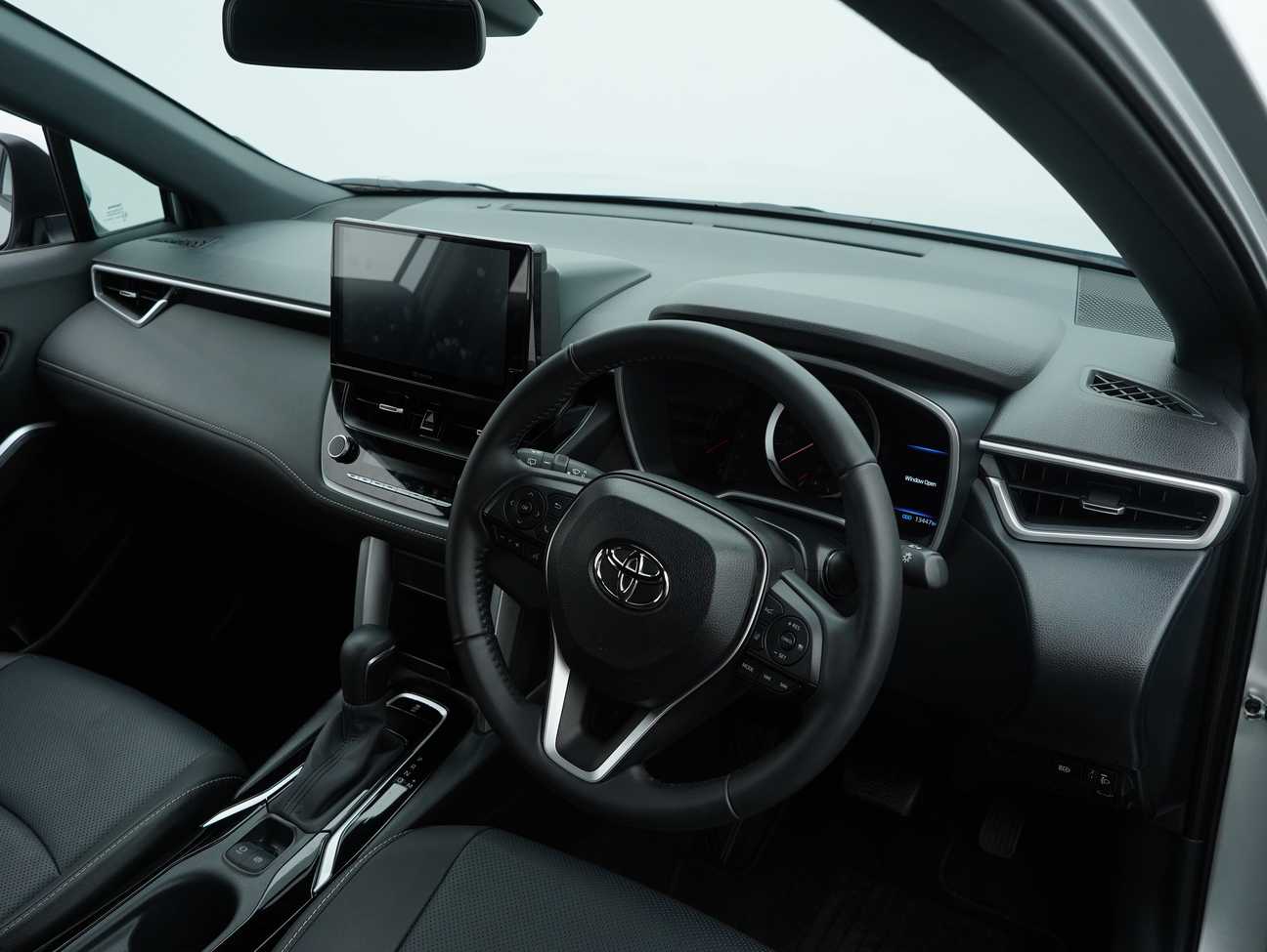 used 2025 Toyota Corolla Cross V 1.8