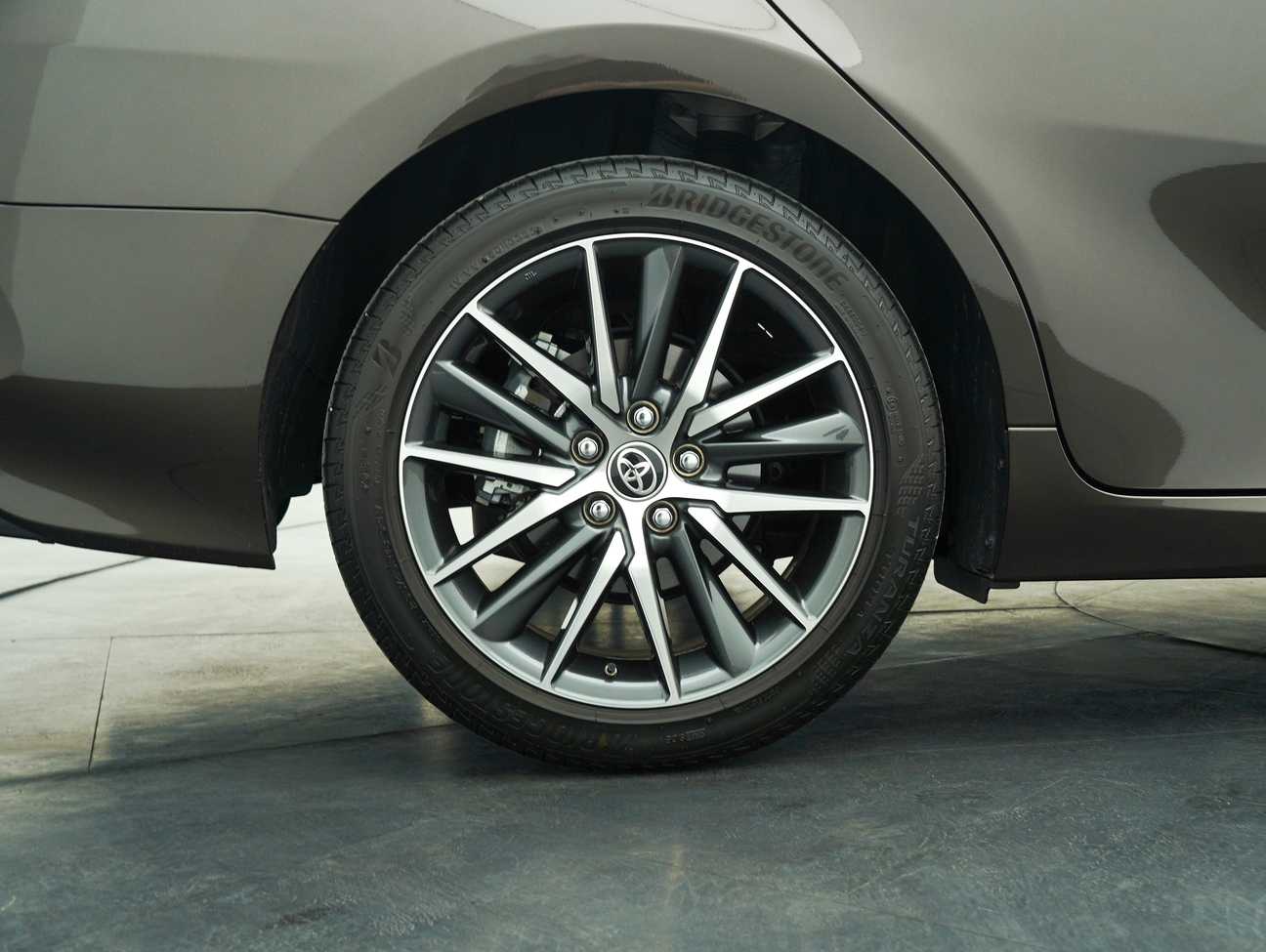 used 2023 Toyota Camry V 2.5