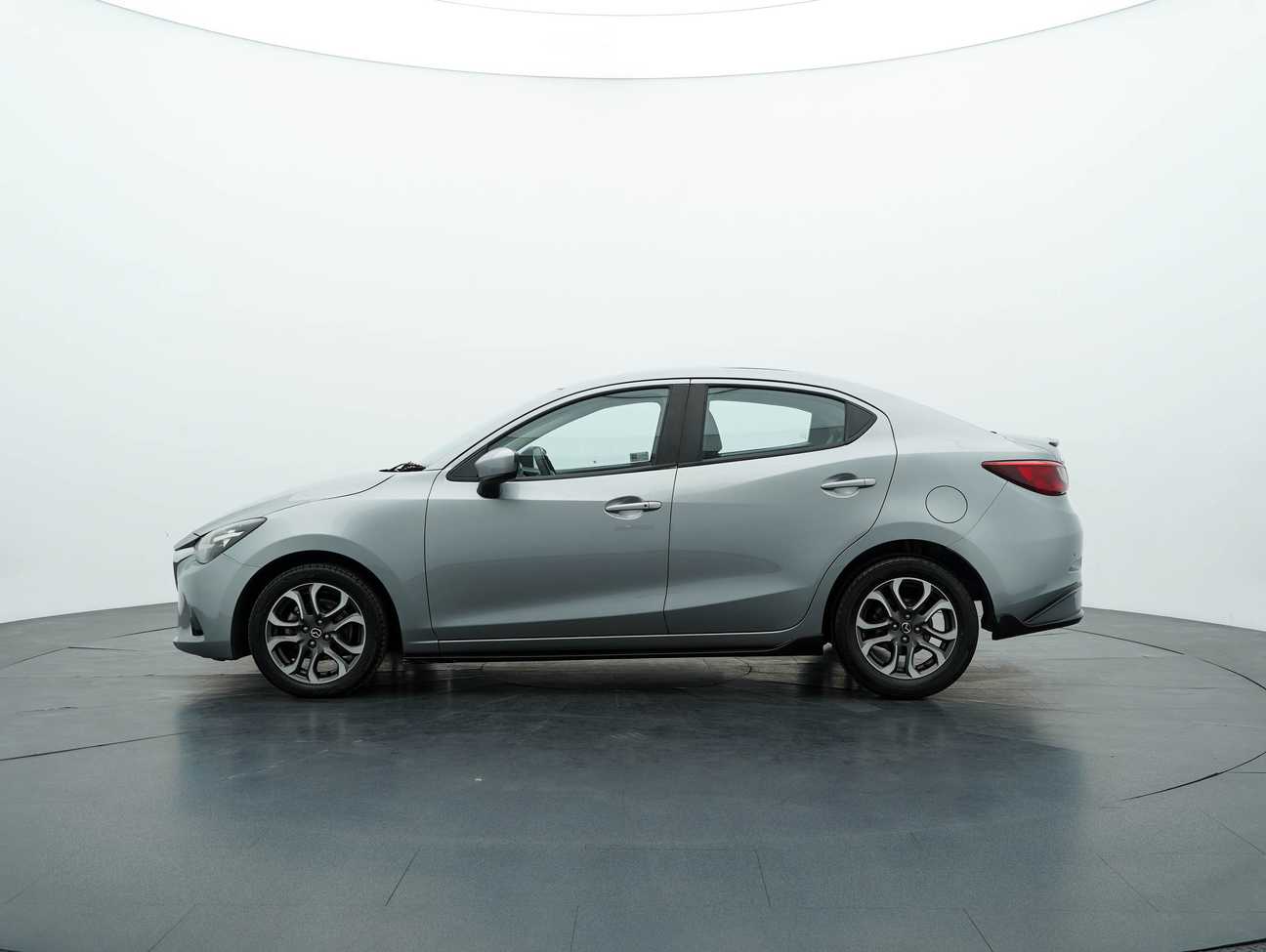 terpakai 2015 Mazda 2 SKYACTIV-G 1.5
