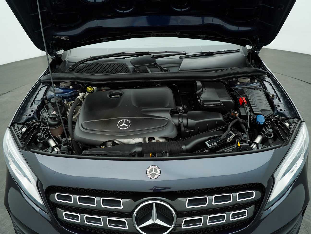 used 2017 Mercedes-Benz GLA250 4MATIC AMG Line 2.0
