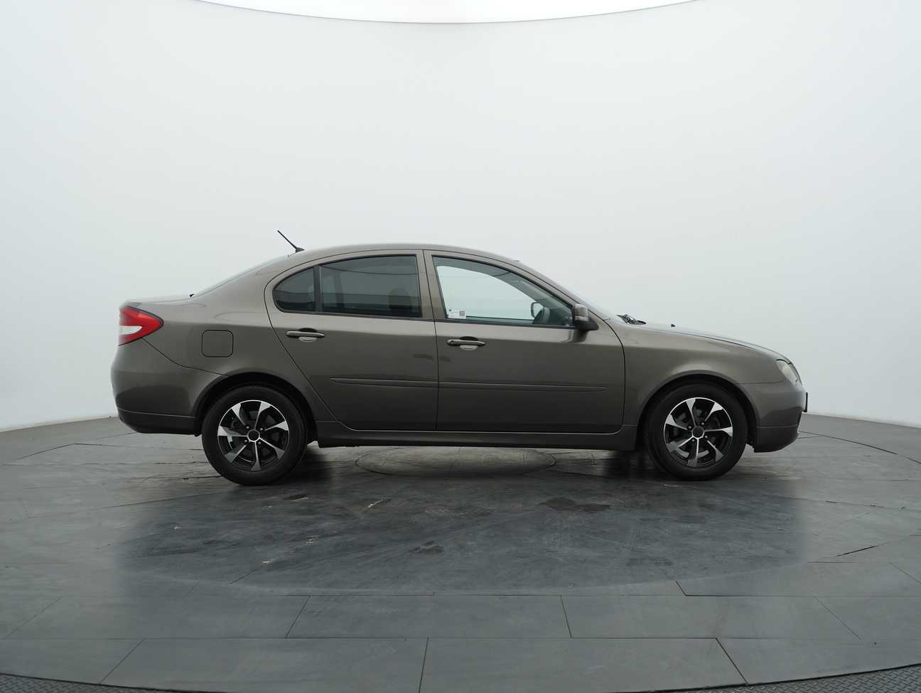 used 2014 Proton Persona SV 1.6