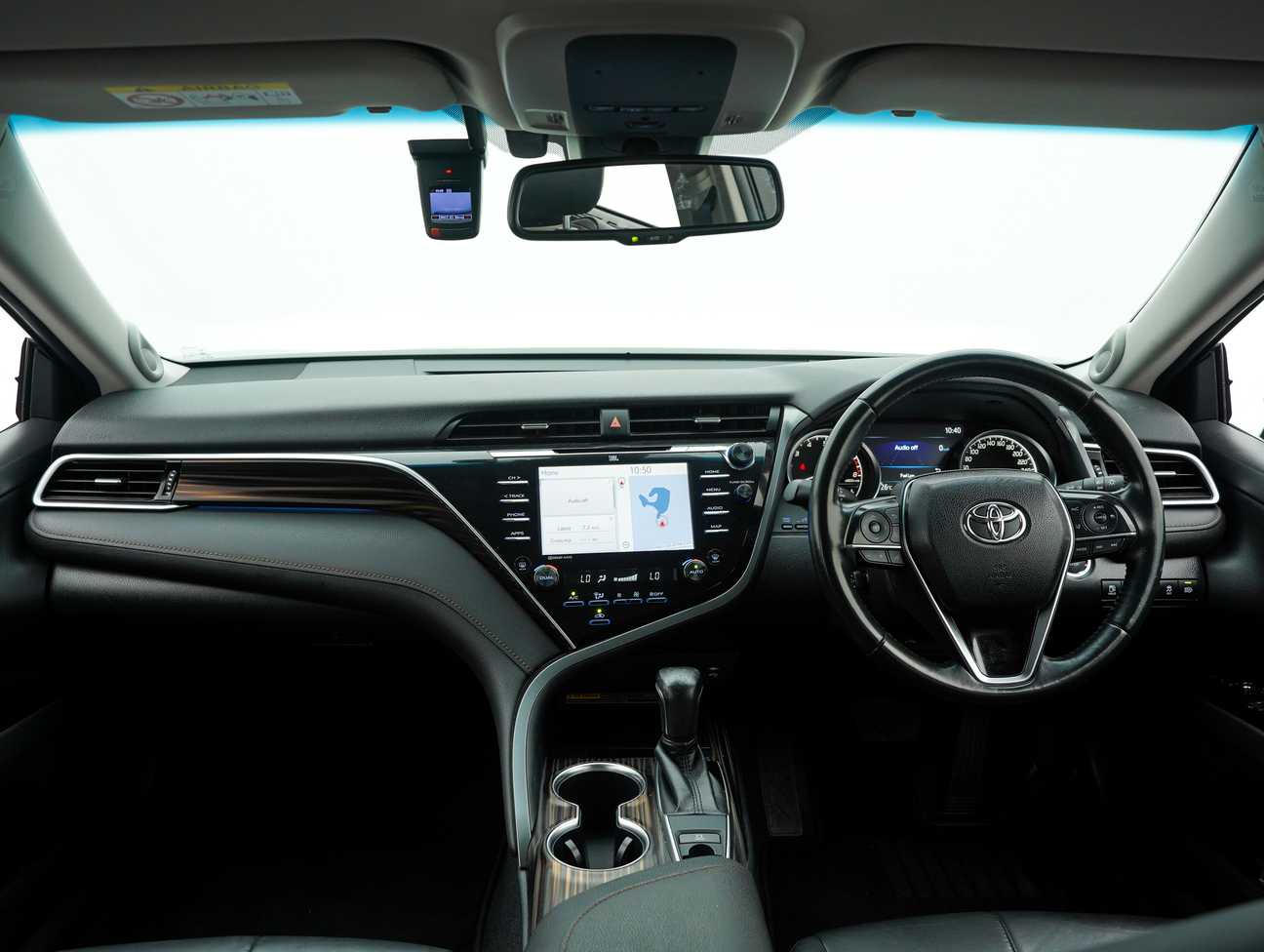 terpakai 2019 Toyota CAMRY V 2.5