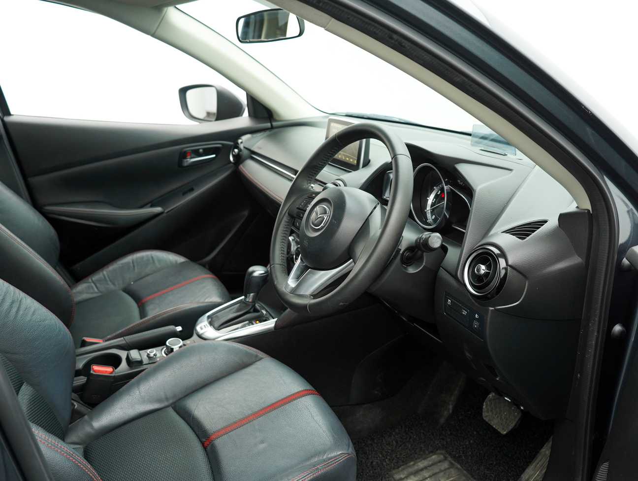 terpakai 2016 Mazda 2 SKYACTIV-G (LED Headlight with DRL) 1.5