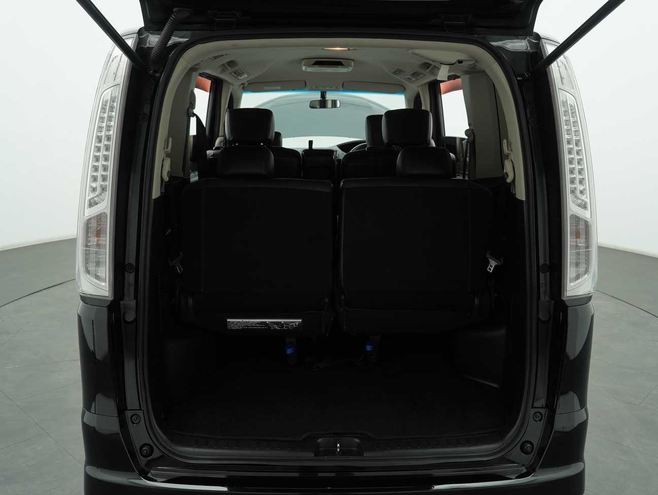 terpakai 2013 Nissan Serena S-Hybrid High-Way Star 2.0