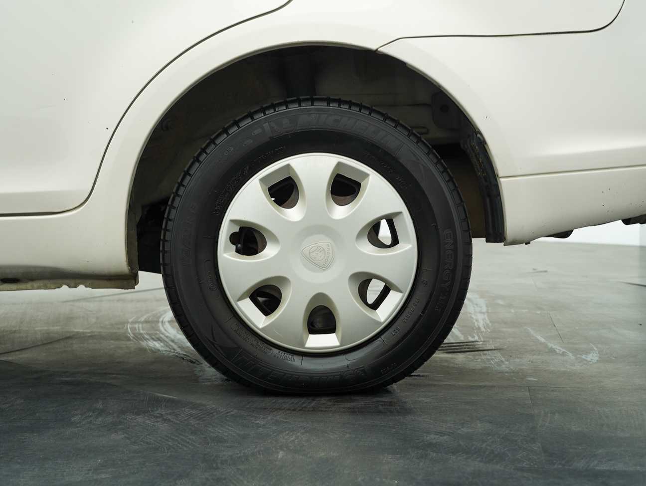 used 2013 Proton Saga SV 1.3