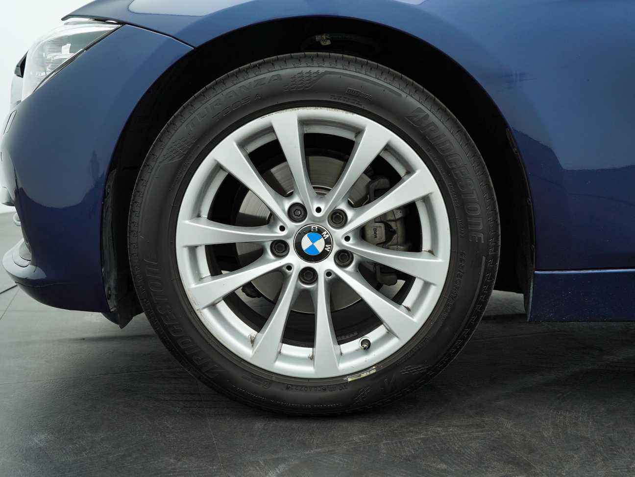 used 2016 BMW 320i Sport Line 2.0