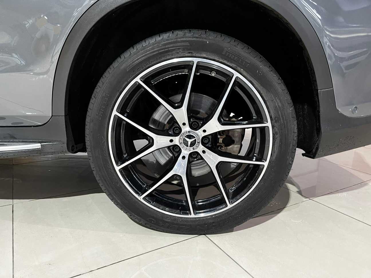 used 2020 Mercedes-Benz GLC300 4MATIC AMG Line 2.0