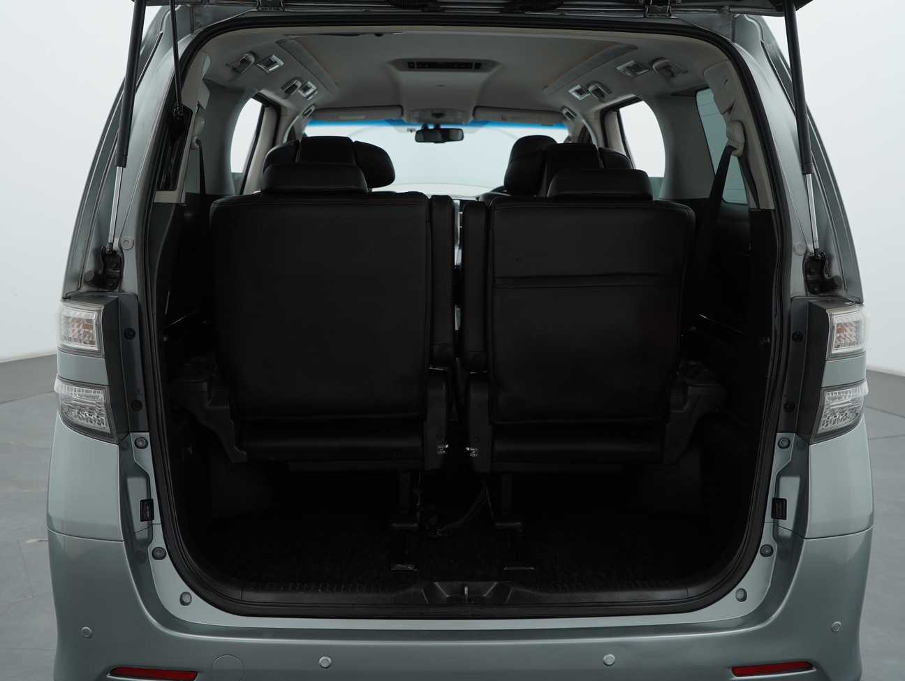 used 2013 Toyota Vellfire ZG 2.4