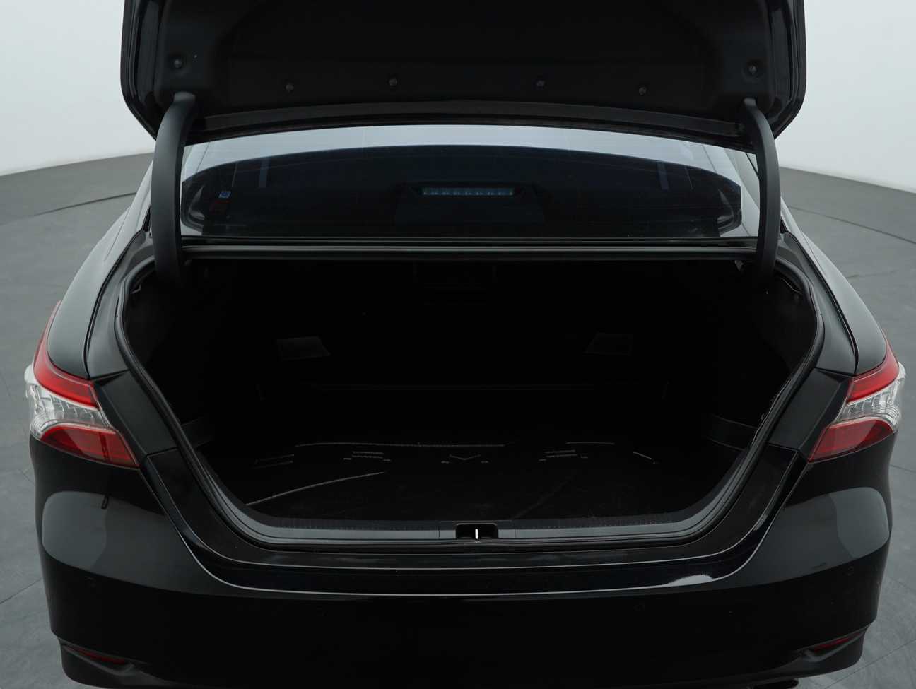 used 2019 Toyota Camry V 2.5
