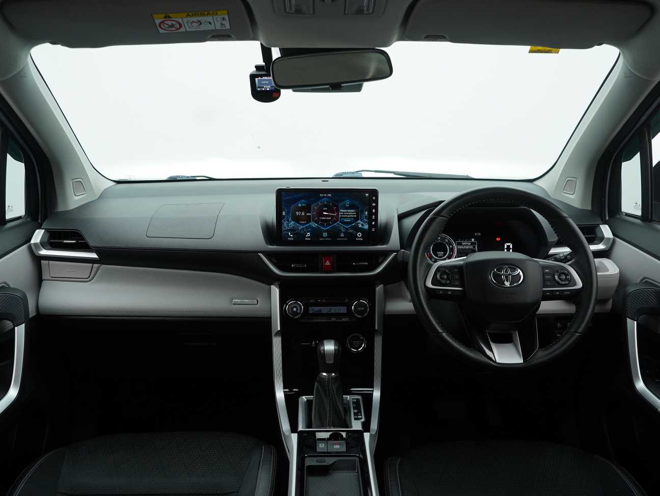 used 2023 Toyota Veloz  1.5