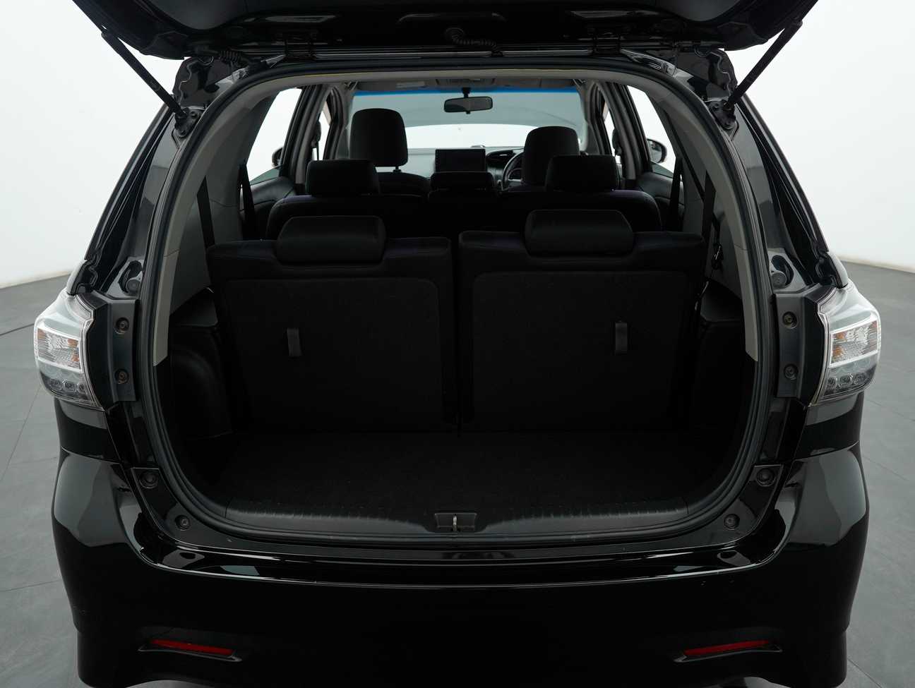 used 2013 Toyota Wish G 1.8